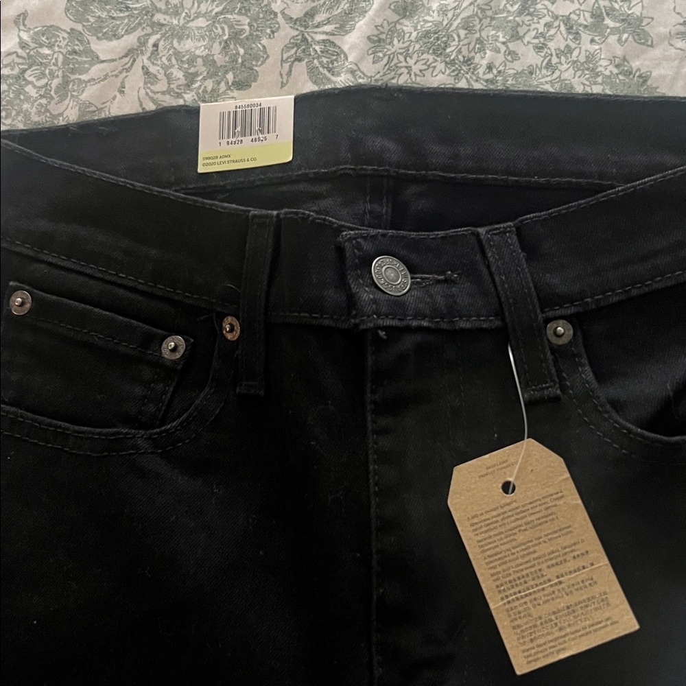 NWT Levi's Men's Skinny Jeans in Jet Black - Picture 2 of 7
